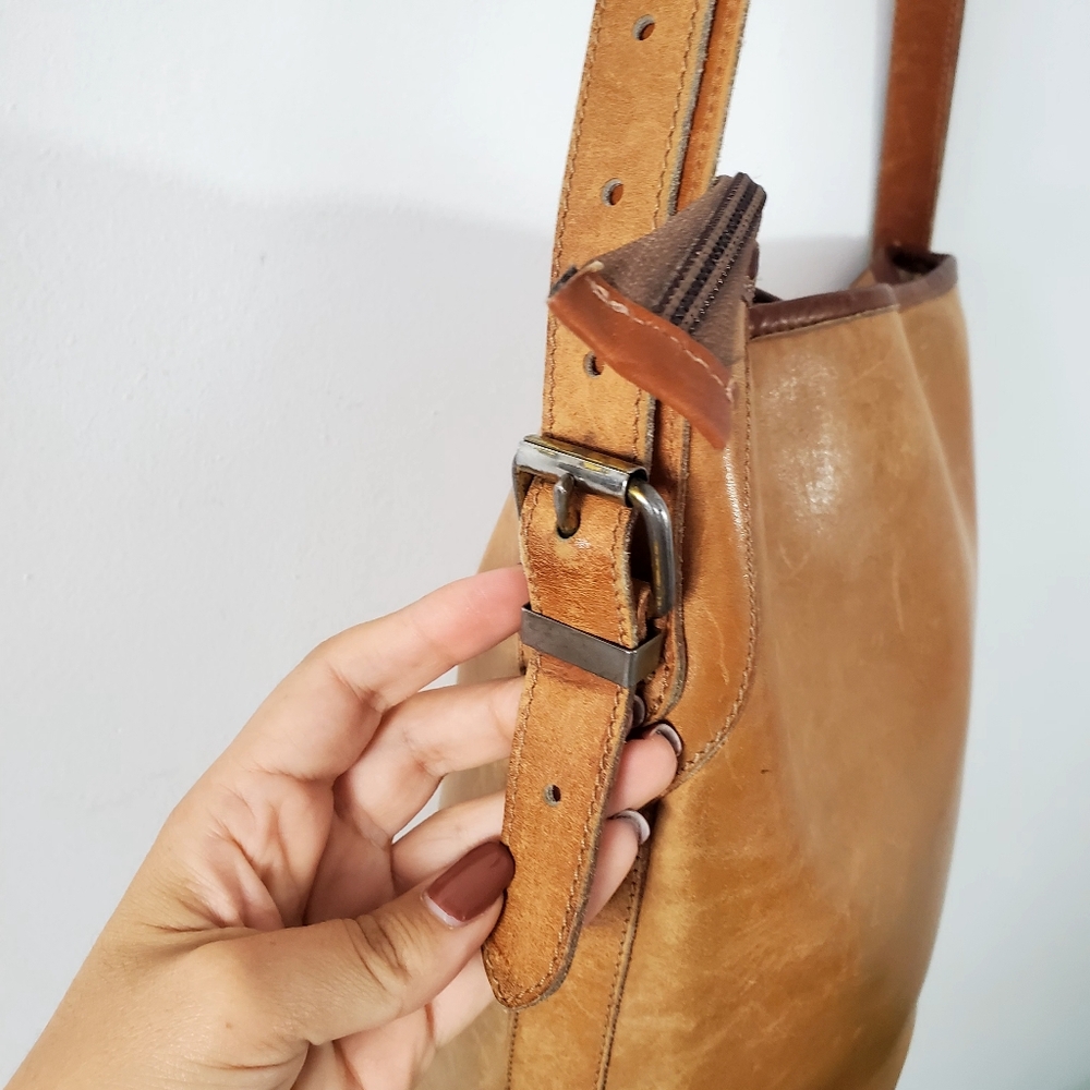 Roots Leather Extra Large Hobo Bucket Shoulder Crossbody Bag Made in Canada - Picture 8 of 15